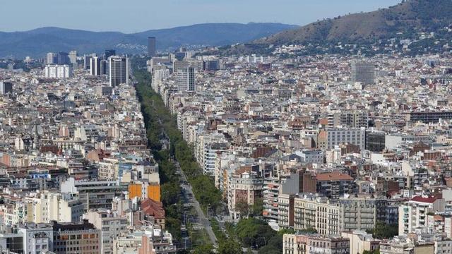 Vista de la Diagonal des de la Torre Glòries. | FERRAN NADEU