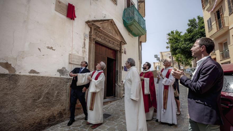 Inauguración de la placa en homenaje al patrón de los pescadores.  | B. RAMON