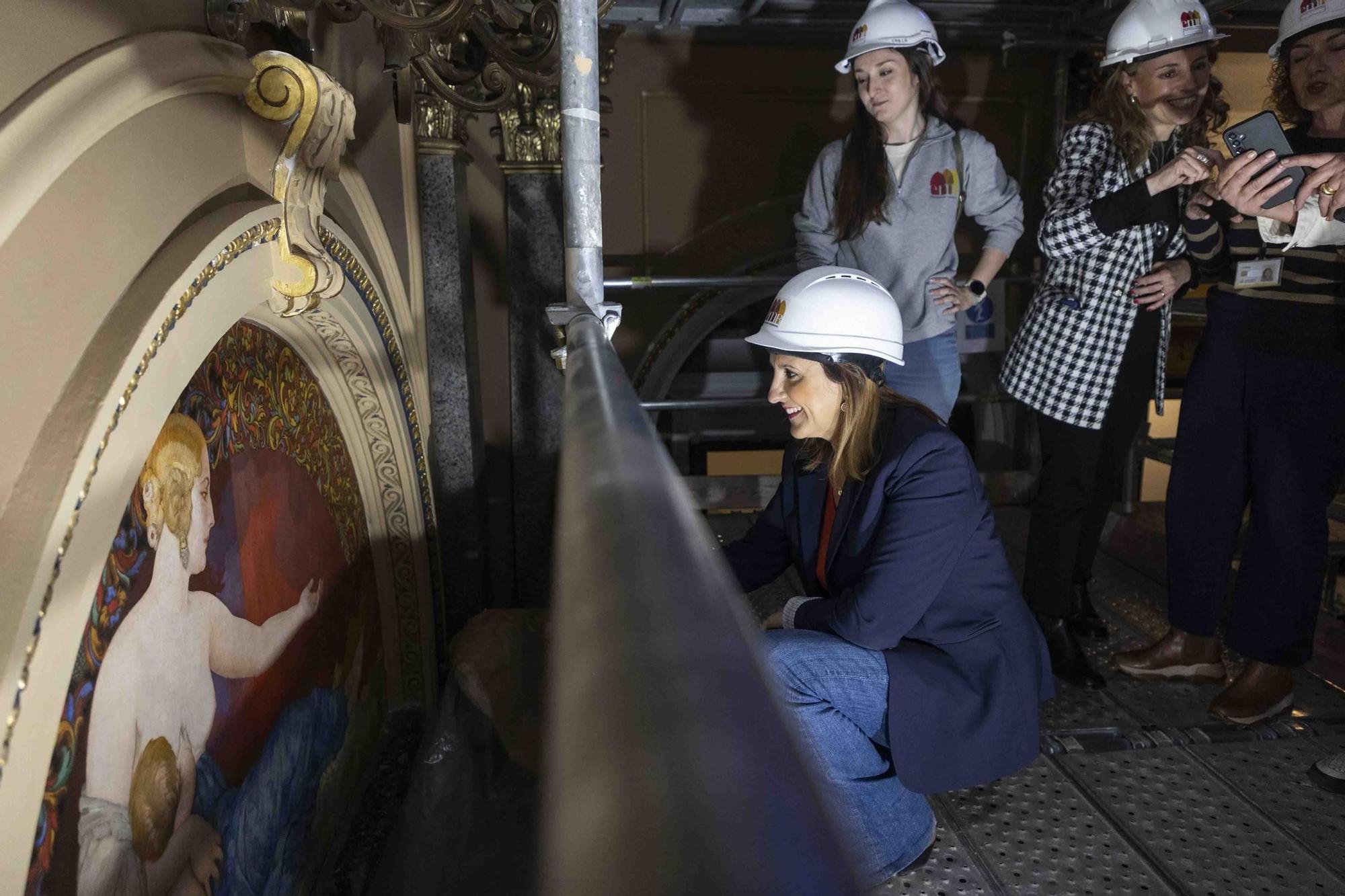 La Alcaldesa visita las obras del hemiciclo del Ayuntamiento