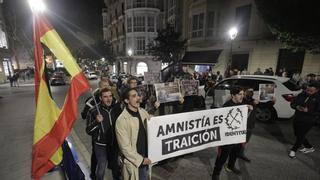 Pinchazo de la manifestación contra la amnistía y el pacto PSOE-Junts en Palma