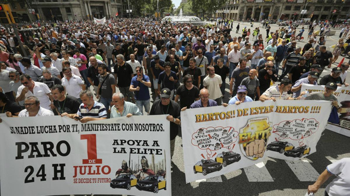 Protestes a Madrid i Barcelona contra les aplicacions de serveis entre particulars.