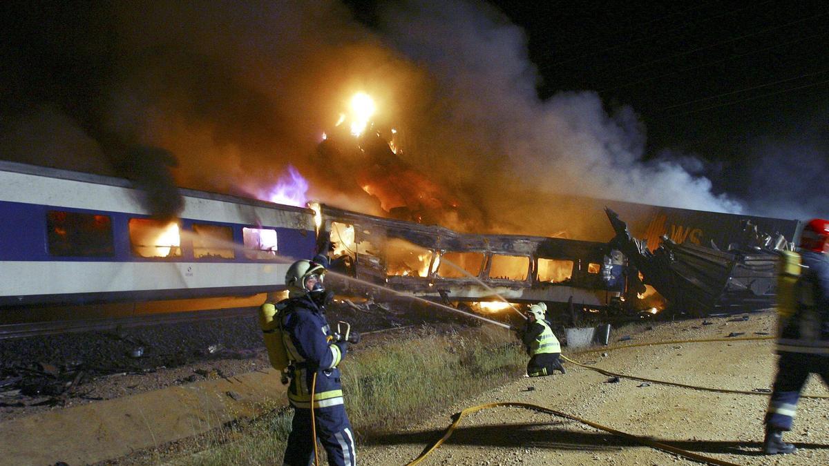 Así fue el trágico accidente ferroviario de Chinchilla en 2003 con víctimas y heridos murcianos
