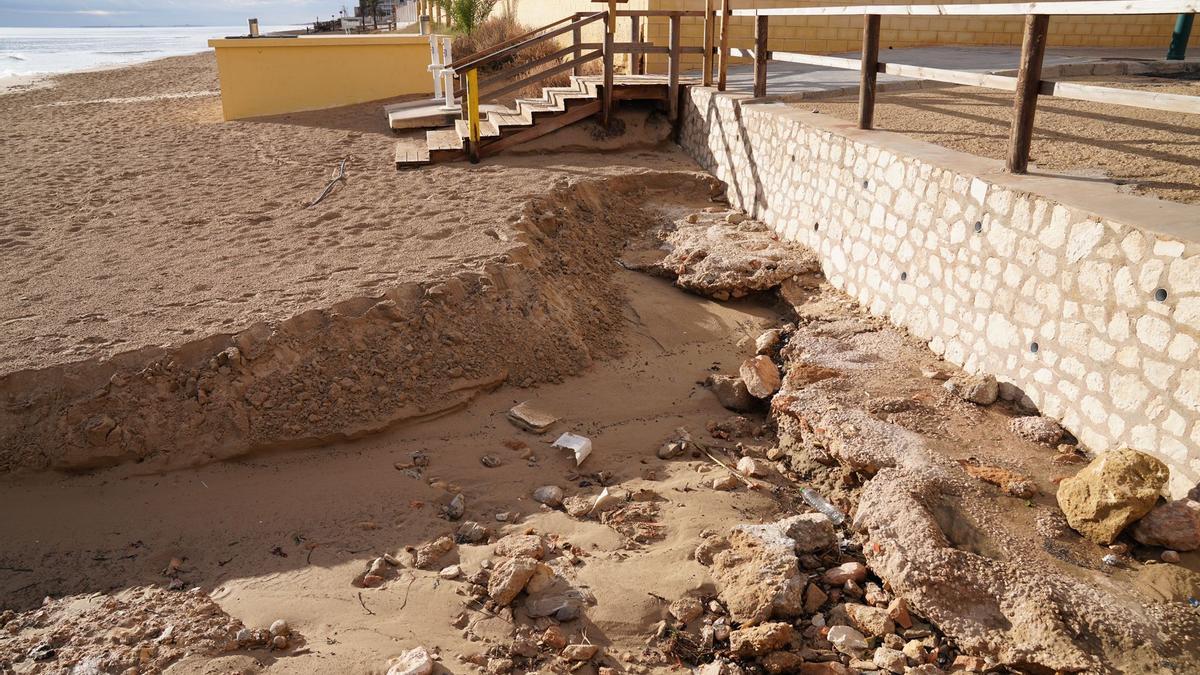 Estragos del temporal en Arenales del Sol