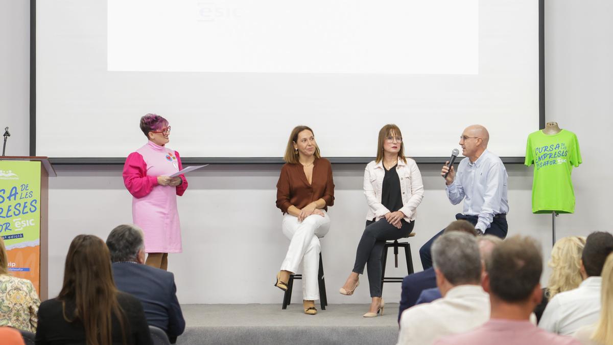 Imagen de la tertulia en el acto de presentación de la Cursa de les Empreses