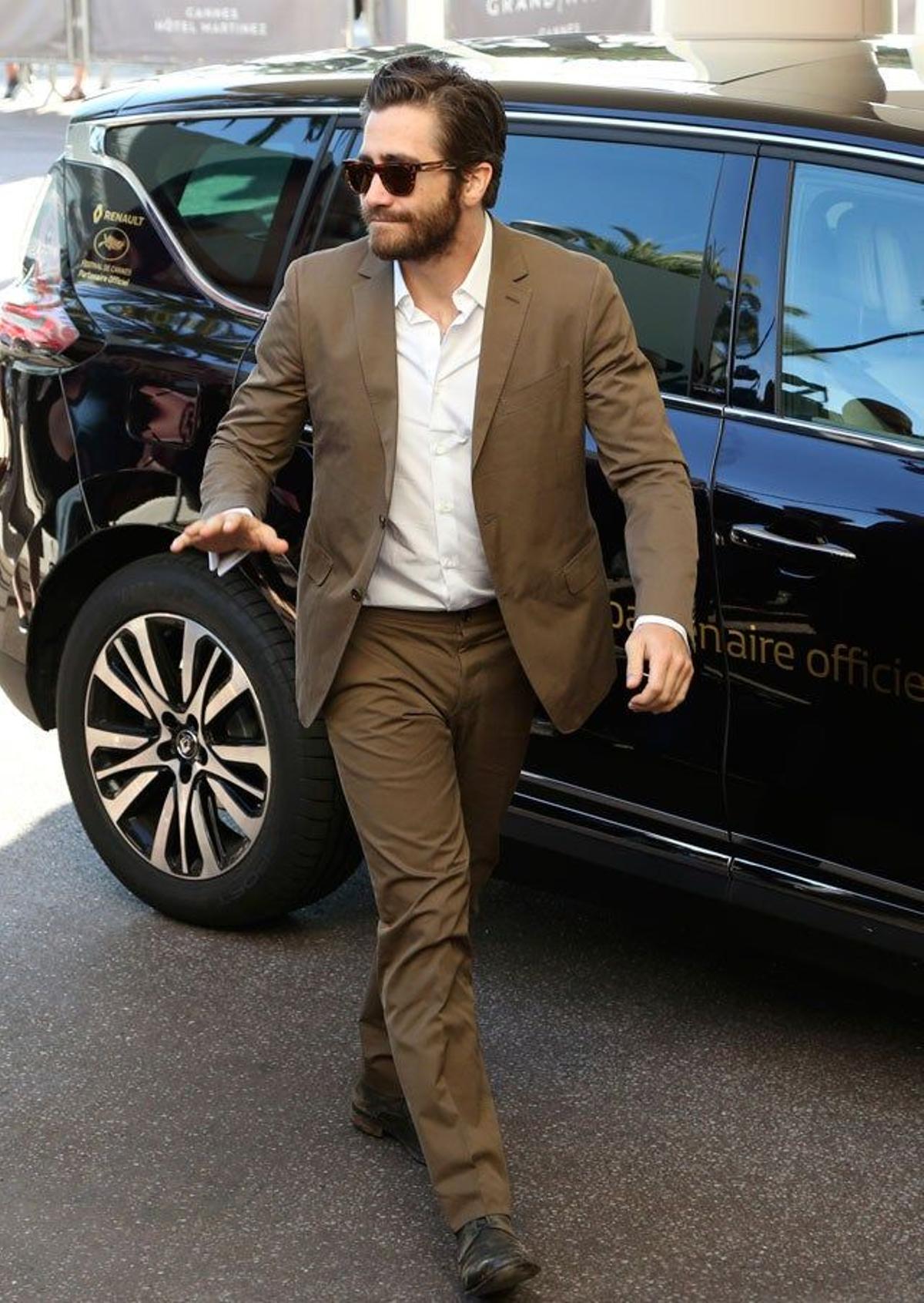 Jake Gyllenhaal, paseando por las calles de Cannes