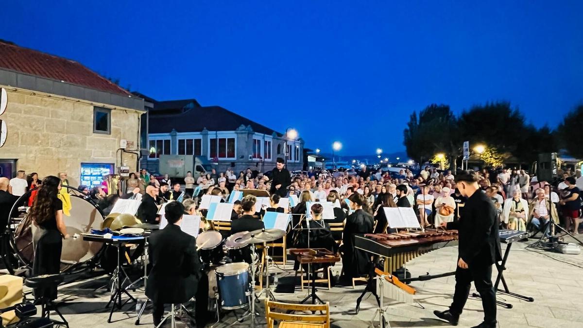 La Banda de Música Nova Lira de Moraña, este fin de semana en la Praza da Constitución de Cangas. La Banda de Música Nova Lira de Moraña, este fin de semana en la Praza da Constitución de Cangas.