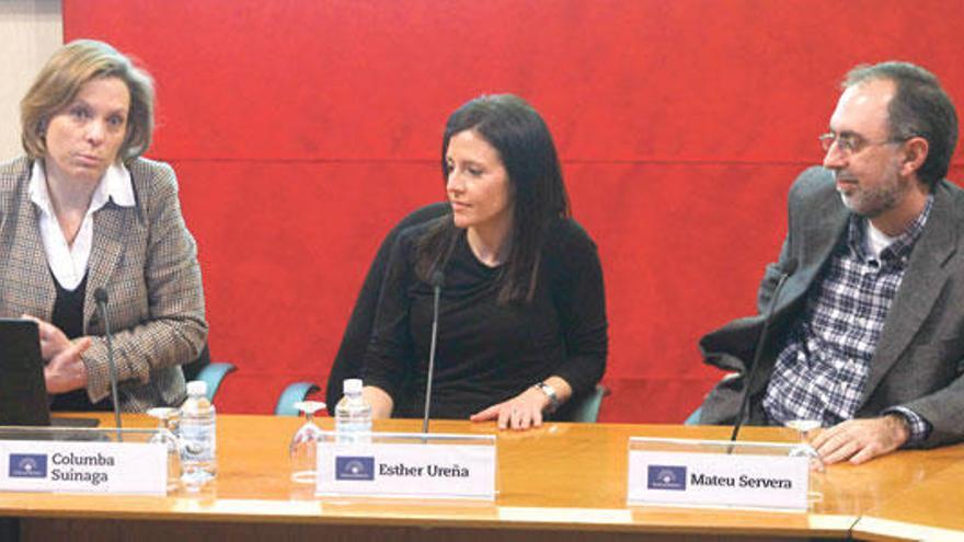 Mateu Servera (rechts) bei einer Podiumsdiskussion im Diario de Mallorca.