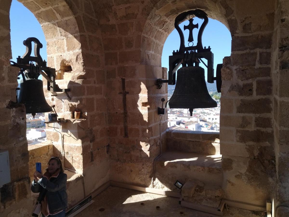 Dos de las históricas campanas de Xàbia