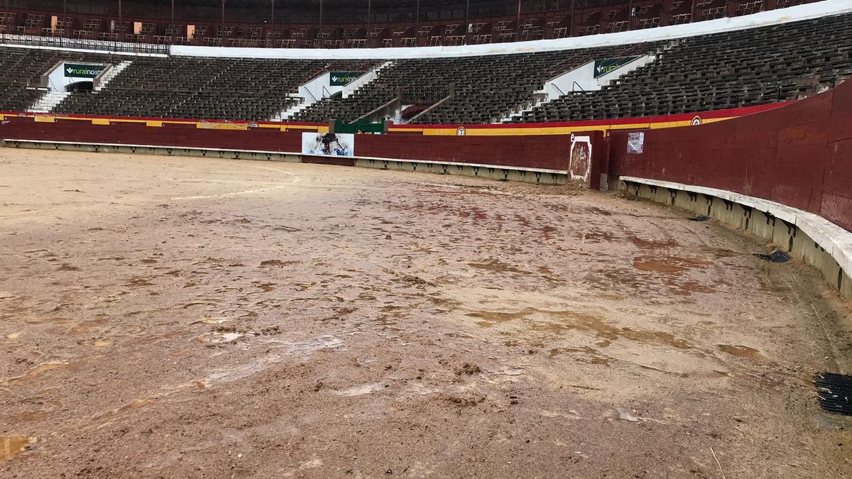 Imagen del ruedo de este jueves tras las constantes lluvias caídas en Castelló.