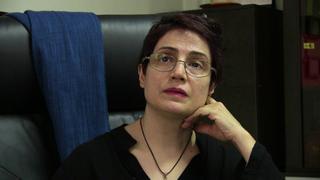 Nasrin Sotoudeh: "Casi todas las mujeres detenidas en Irán por quitarse el hiyab son torturadas"