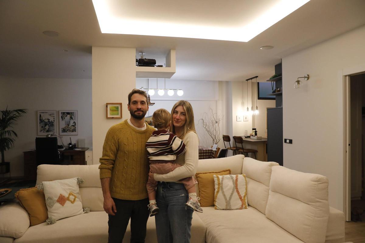 Los residentes de bajos comerciales convertidos en vivienda en Gijón, en imágenes