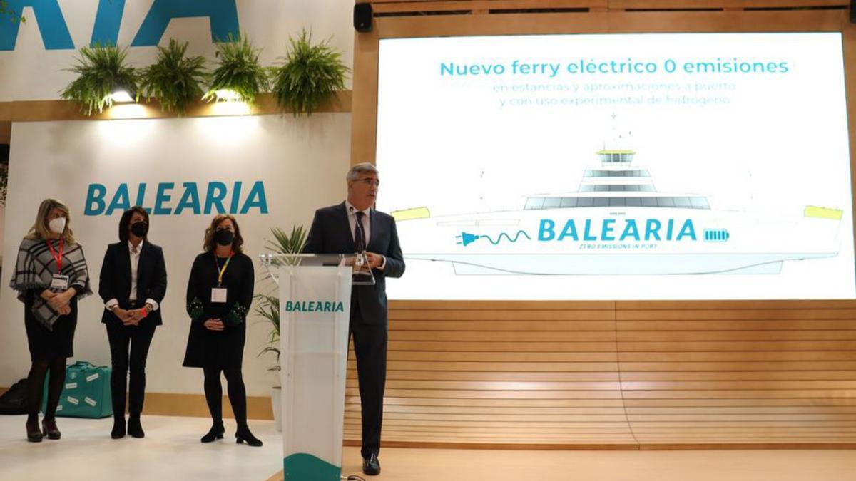 Adolfo Utor, en la presentación del barco en Fitur. | BÀLEARIA