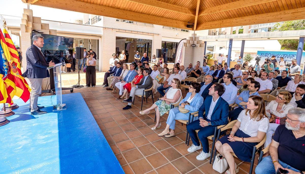 El conseller en la presentación de la Ley de Costas en La Vila Joiosa.