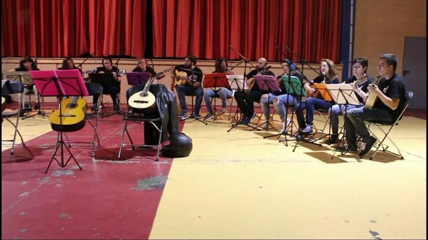 Festival fin de curso de la rondalla de Luceni