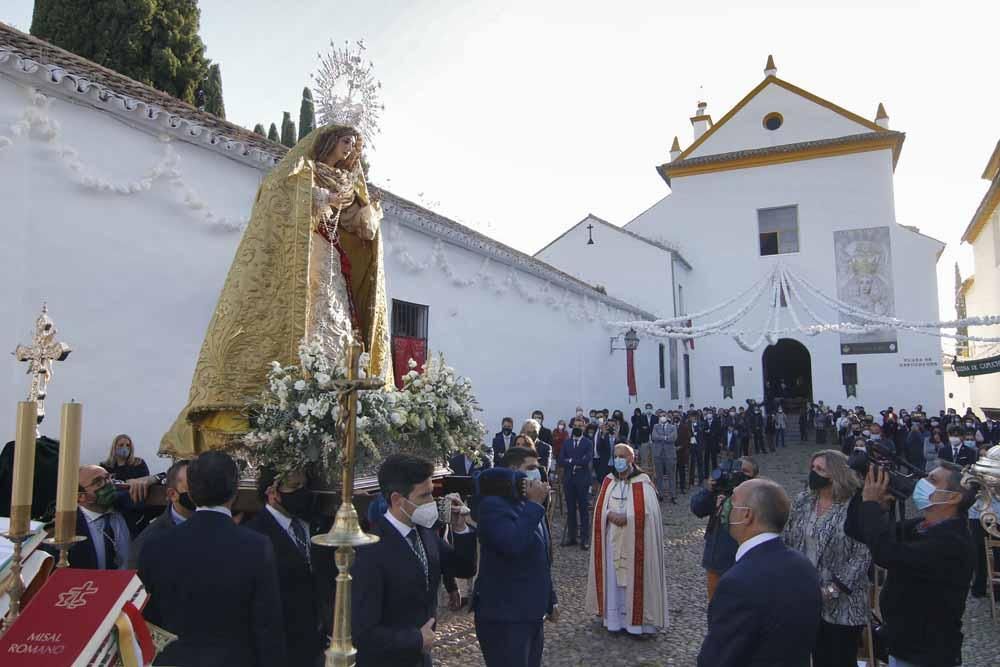 La Virgen de la Paz vuelve a su plaza de Capuchinos