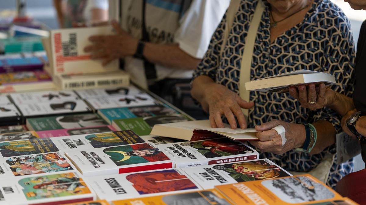 Libros expuestos duranet la Setmana del Llibre en Català de 2023
