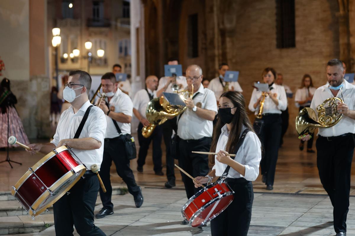Búscate en el primer día de Ofrenda por las calles del Mar y Avellanas entre las 22:00 y 23:00 horas Búscate en el primer día de Ofrenda por las calles del Mar y Avellanas entre las 22:00 y 23:00 horas