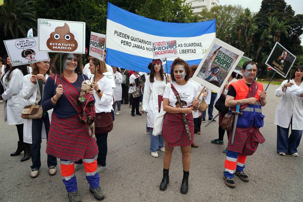 Médicos de toda Andalucía toman las calles de Málaga para reclamar un Estatuto Marco propio