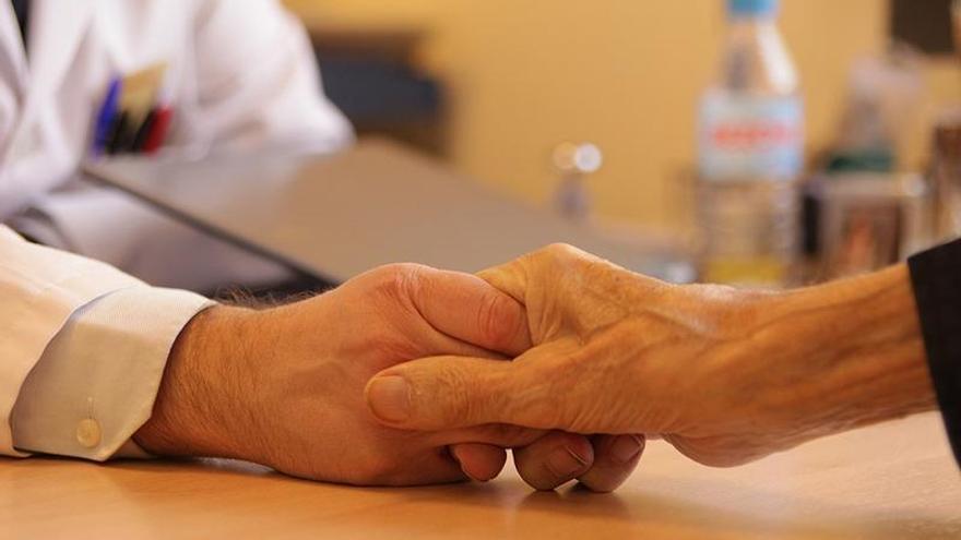 Los cuidados paliativos se amplían en España y dejarán de centrarse solo en pacientes terminales