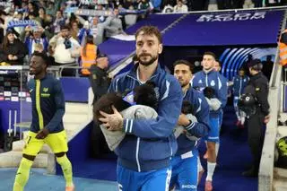 'Periquitos' y perritos, juntos contra el abandono animal