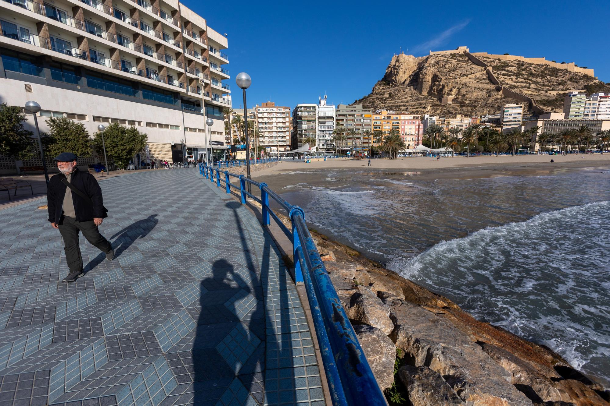 El temporal marítimo se asoma al Postiguet