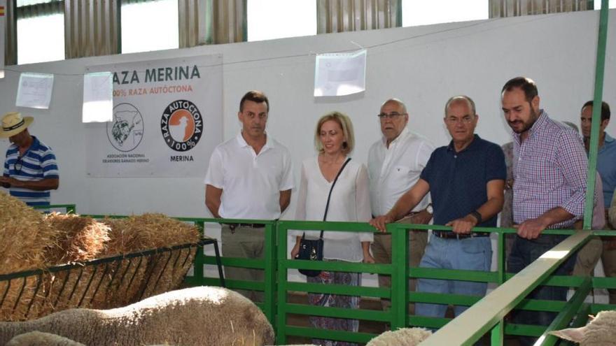 Monago critica que Extremadura no tiene una Consejería de Agricultura