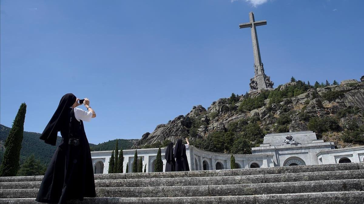 Una monja en el Valle de los Caídos