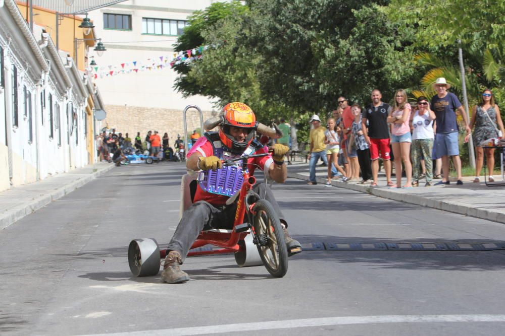 Los autos locos del barrio alcoyano de Batoy