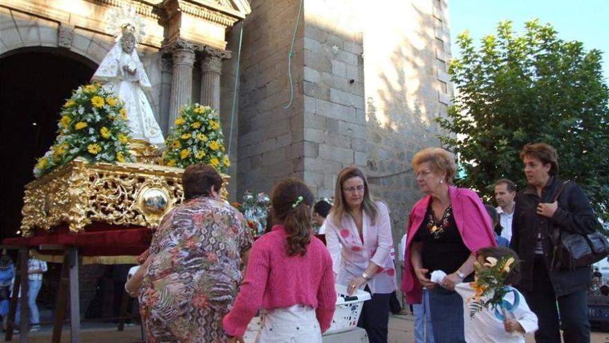 Solicitan en Don Benito que en la ofrenda a la Virgen se entreguen alimentos