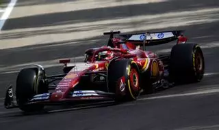 Ferrari, con Leclerc, domina en los libres  de Imola