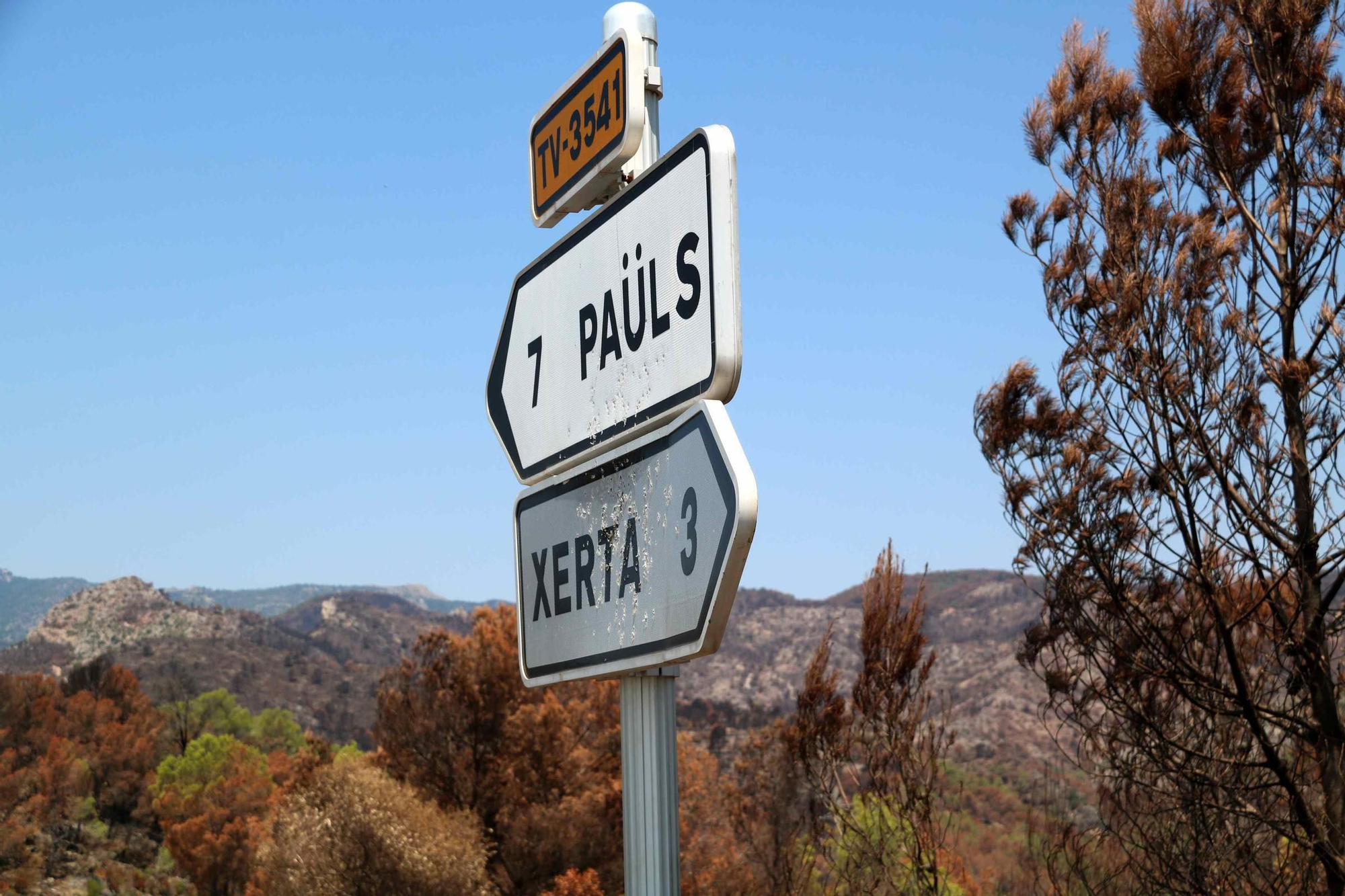 Les fotos de l'incendi de Paüls a vista de dron