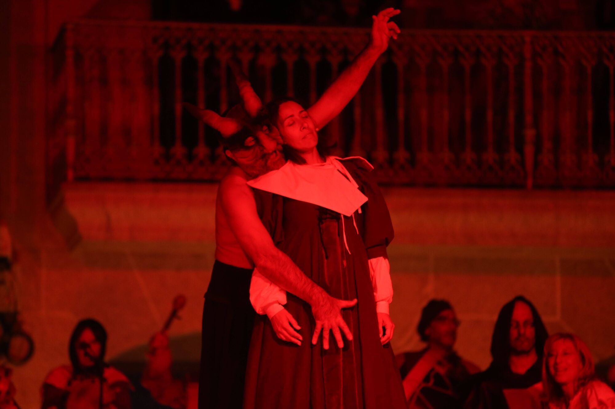 REPRESENTACION TEATRAL DE LA INVASION TURCA DEFENSA DA VILA POR LAS CALLES DE CANGAS