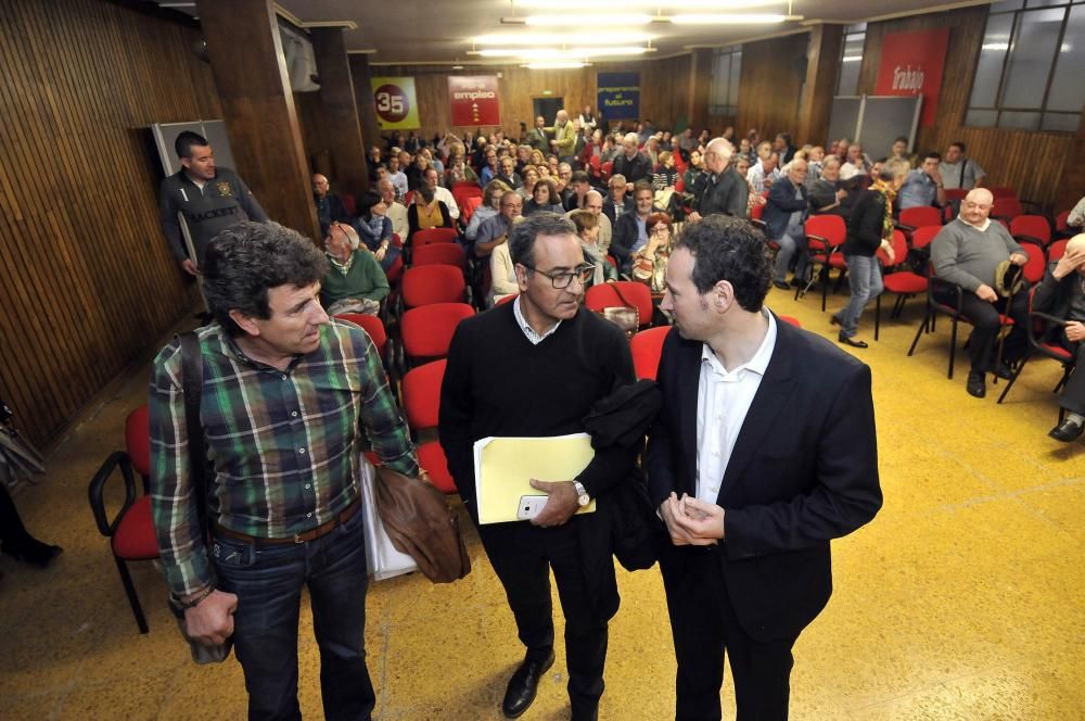 Asamblea del PSOE en la Casa del Pueblo de Mieres