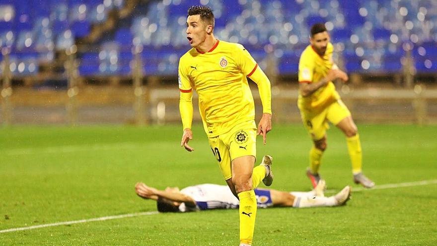 Valery celebrant el segon gol del Girona a La Romareda.