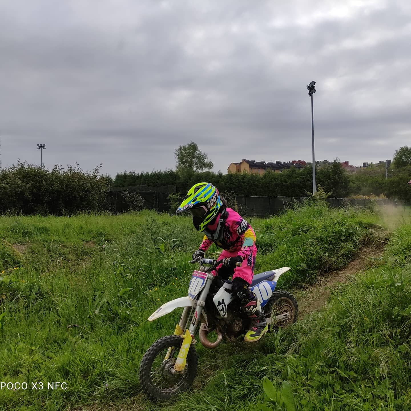 La pequeña Cloe Marrón lidera el campeonato de España de motocross