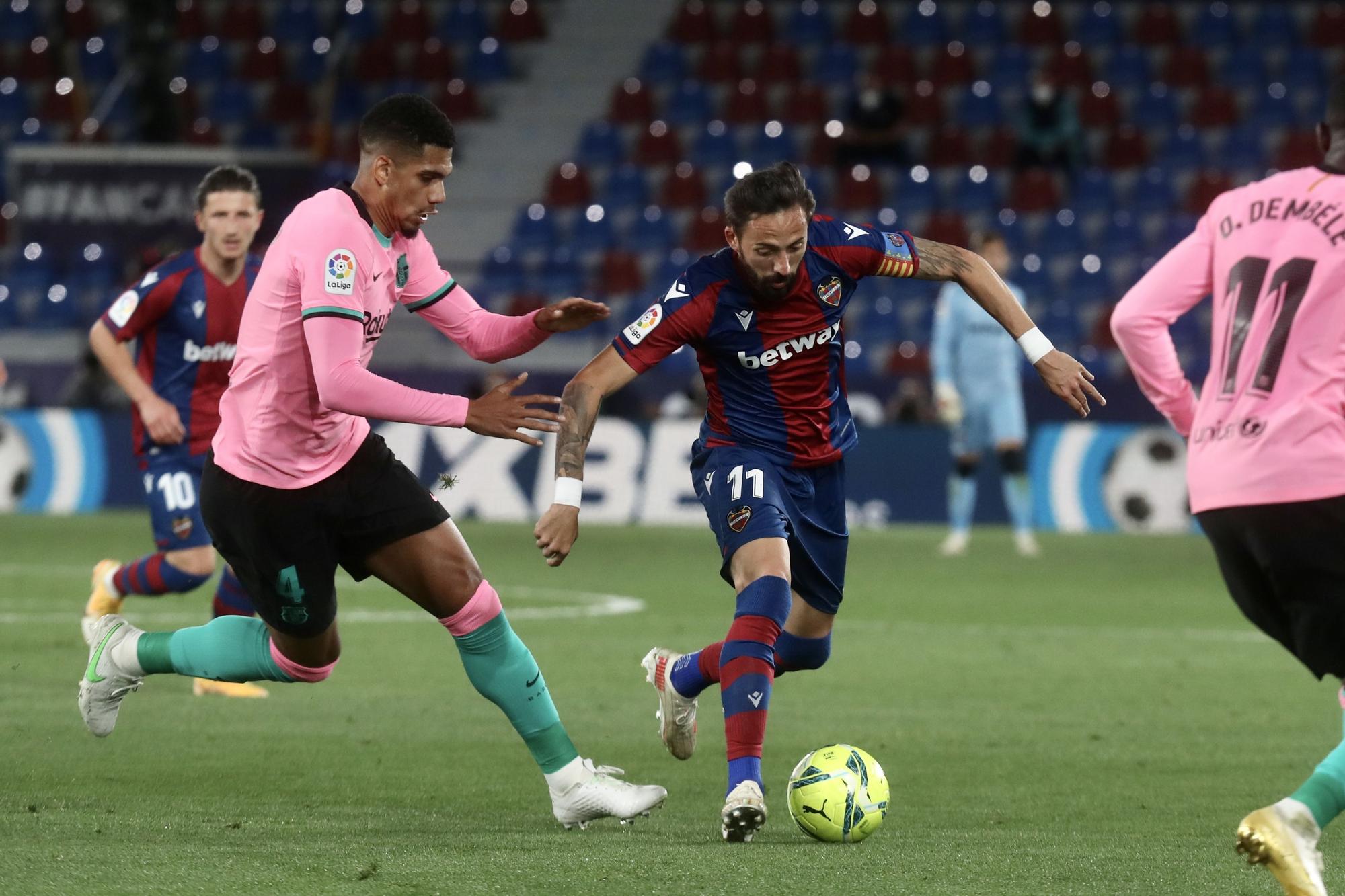 Las imágenes del empate entre el Levante y Barcelona en el Ciutat de València