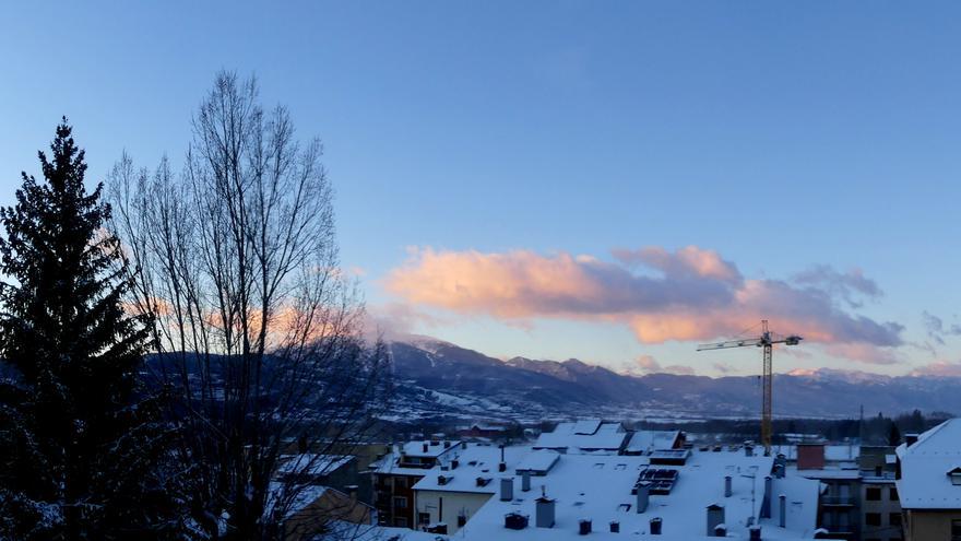 Dues carreteres de la Cerdanya i el Ripollès estan tallades per neu