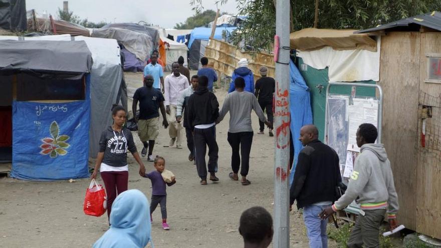 El Reino Unido construirá un muro de 4 metros de hormigón resbaladizo para frenar a los inmigrantes en Calais