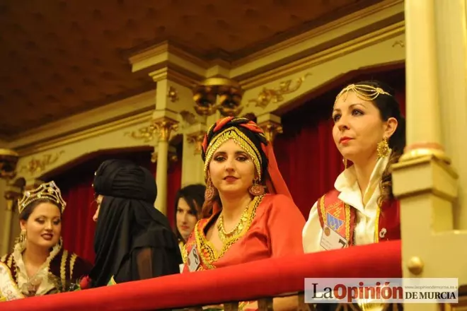 Elección abanderadas de Moros y Cristianos