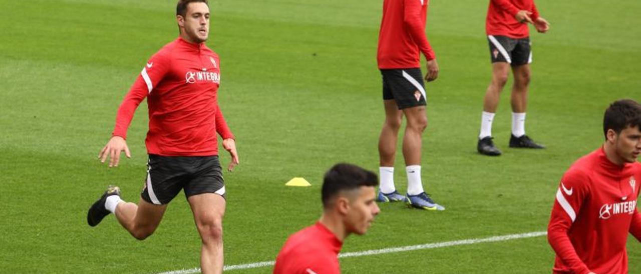 Jordi Pola, durante el entrenamiento de ayer, en Mareo. | Juan Plaza