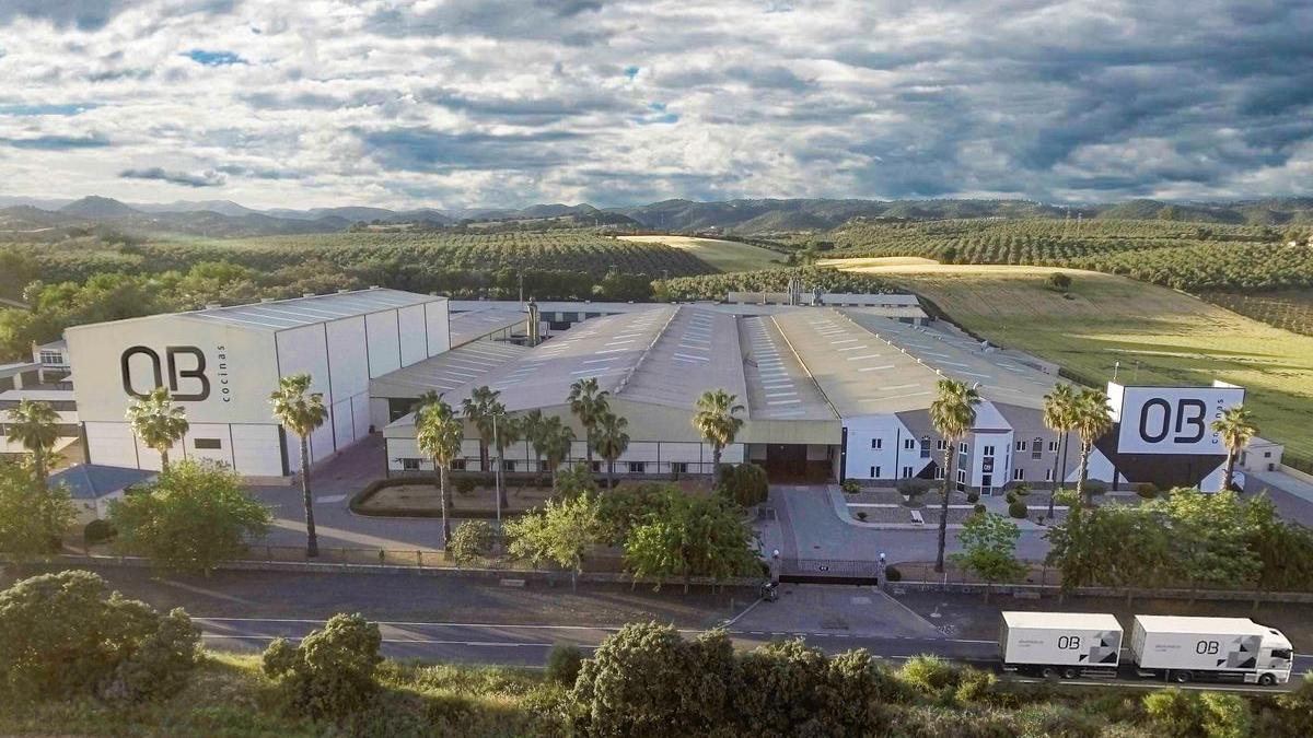 La planta de fabricación que OB Cocinas tiene en Villafranca de Córdoba.