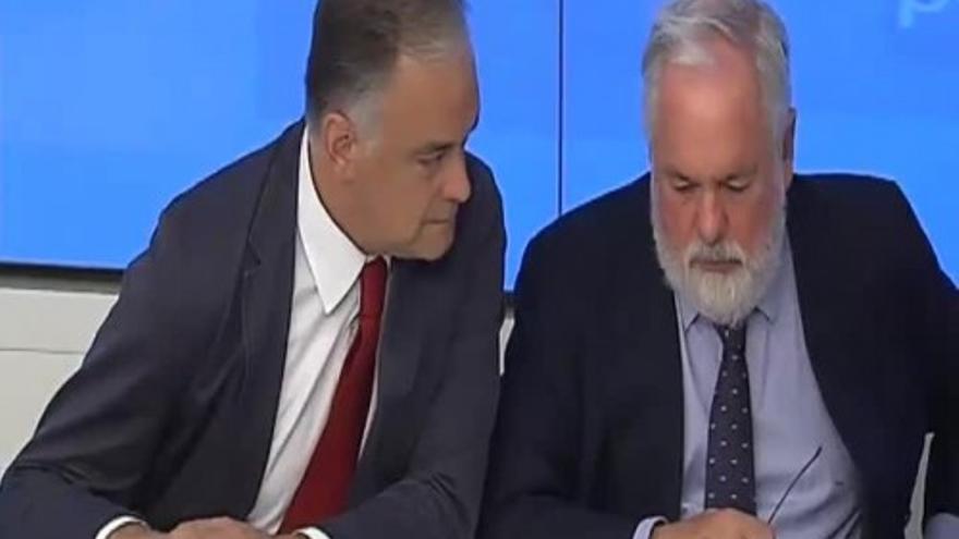 Cañete seguirá siendo ministro una semana más