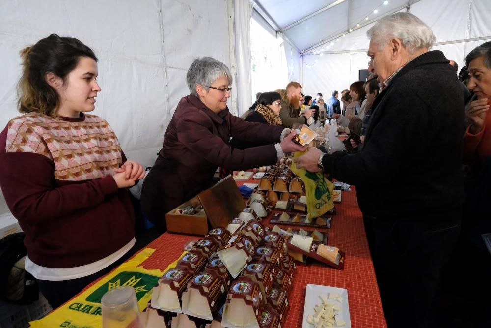 Certamen de queso afuega'l pitu en Morcín