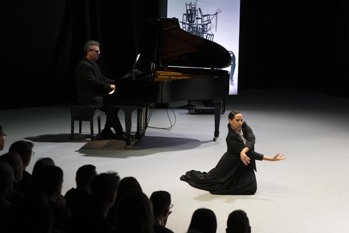 Todas las fotos: Marcos Morau recibe la Medalla de Oro de Ontinyent