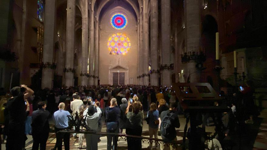 El resplandor del Vuit de la Seu maravilla a más de mil personas