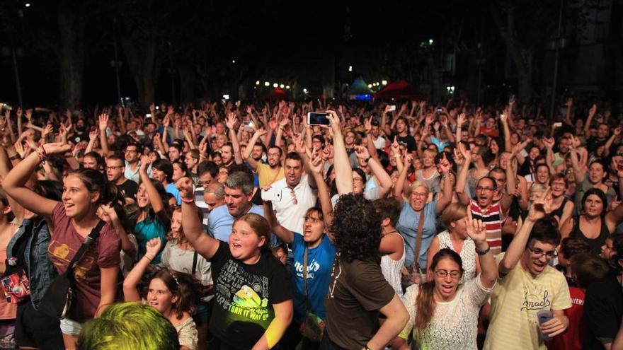 Busca&#039;t a l&#039;Acústica en les fotos dels concerts del quinzè aniversari