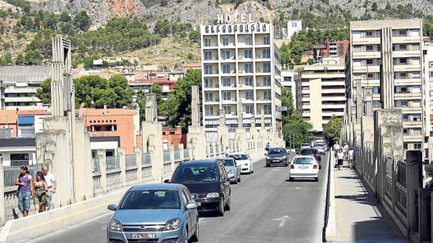 El Ayuntamiento eliminará un carril del puente de San Jorge