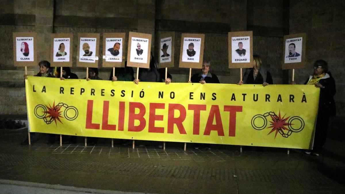 Concentración en Sabadell en apoyo a los CDR detenidos el 23-S.