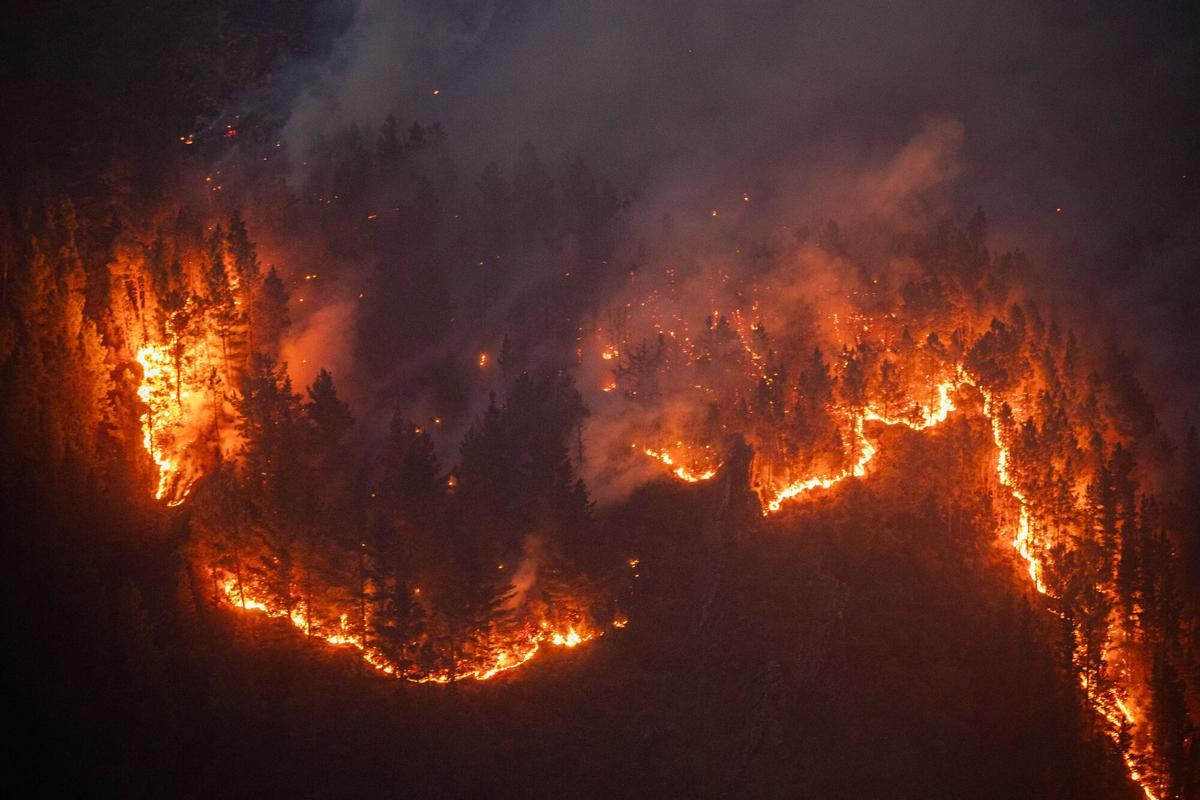 Avance del fuego, el pasado 26 de agosto, en los Cañones del Sil (Lugo)