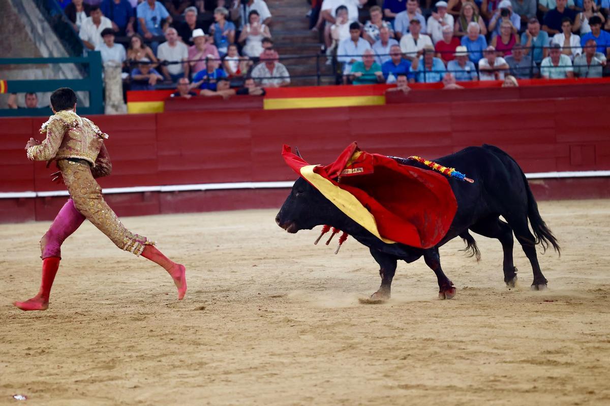 Samuel Navalón conquista su segunda puerta grande consecutiva en Valencia durante la Feria de Julio